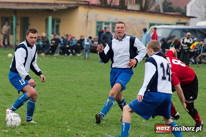 Zdjęcie w galerii na portalu naszraciborz.pl: C klasa: Mecz na szczycie dla Czernicy wiadomości z regionu