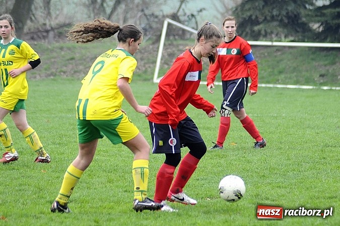Zdjęcie w galerii na portalu naszraciborz.pl: Gamowianki poległy z Naprzodem wiadomości z regionu