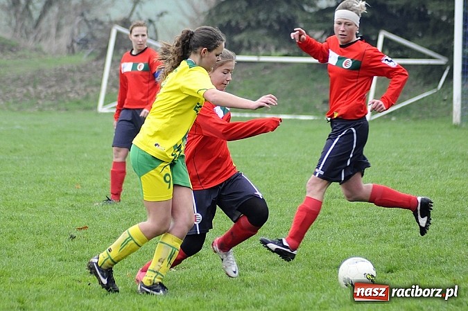 Zdjęcie w galerii na portalu naszraciborz.pl: Gamowianki poległy z Naprzodem wiadomości z regionu
