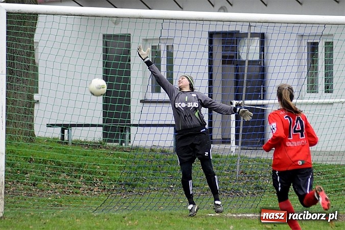 Zdjęcie w galerii na portalu naszraciborz.pl: Gamowianki poległy z Naprzodem wiadomości z regionu