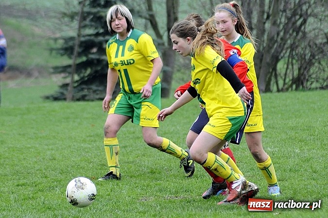 Zdjęcie w galerii na portalu naszraciborz.pl: Gamowianki poległy z Naprzodem wiadomości z regionu