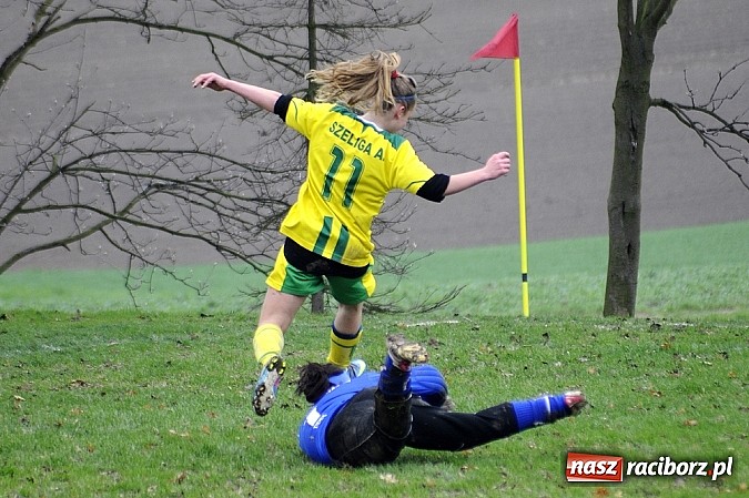 Zdjęcie w galerii na portalu naszraciborz.pl: Gamowianki poległy z Naprzodem wiadomości z regionu