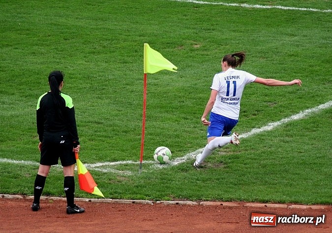 Zdjęcie w galerii na portalu naszraciborz.pl: Unitki rozgromiły piłkarki Górnika Łęczna wiadomości z regionu
