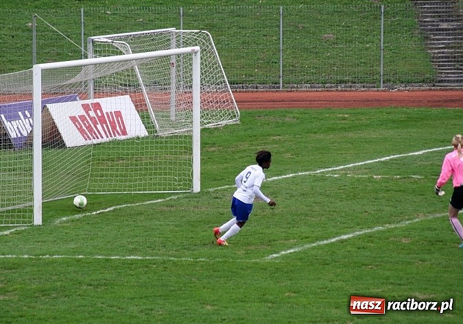 Zdjęcie w galerii na portalu naszraciborz.pl: Unitki rozgromiły piłkarki Górnika Łęczna wiadomości z regionu
