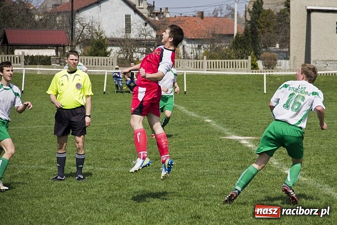 Zdjęcie w galerii na portalu naszraciborz.pl: Emocje, kartki i remis w Studziennej wiadomości z regionu