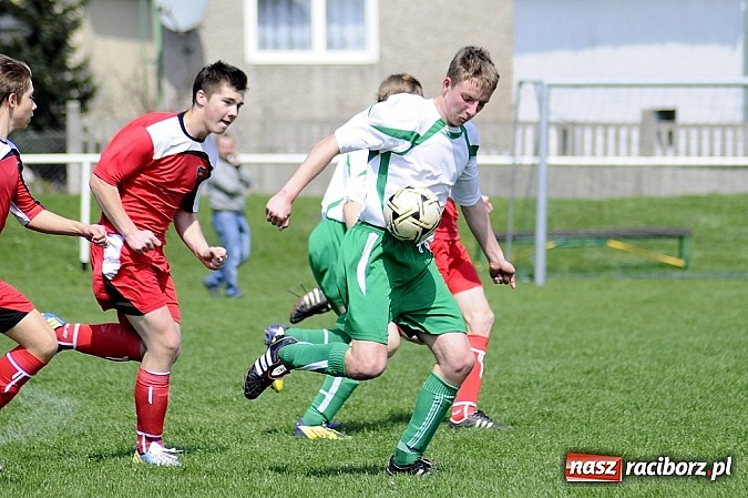 Zdjęcie w galerii na portalu naszraciborz.pl: Emocje, kartki i remis w Studziennej wiadomości z regionu