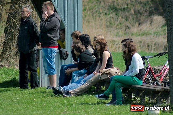Zdjęcie w galerii na portalu naszraciborz.pl: Podział punktów w juniorskich derbach wiadomości z regionu