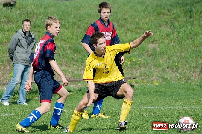 Zdjęcie w galerii na portalu naszraciborz.pl: Podział punktów w juniorskich derbach wiadomości z regionu