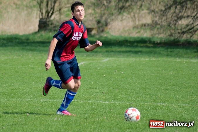 Zdjęcie w galerii na portalu naszraciborz.pl: Podział punktów w juniorskich derbach wiadomości z regionu