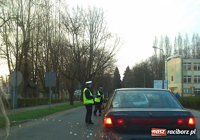 Zdjęcie w galerii na portalu naszraciborz.pl: Kolejna policyjna łapanka pod Rafako wiadomości z regionu