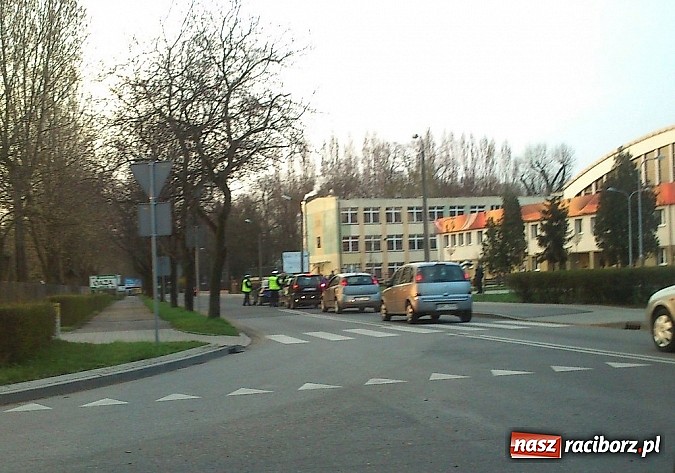 Zdjęcie w galerii na portalu naszraciborz.pl: Kolejna policyjna łapanka pod Rafako wiadomości z regionu