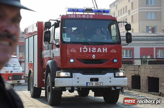 Zdjęcie w galerii na portalu naszraciborz.pl: Manewry 2013 - pożar w SGL Carbon. W akcji kilkadziesiąt zastępów z Polski i Czech wiadomości z regionu