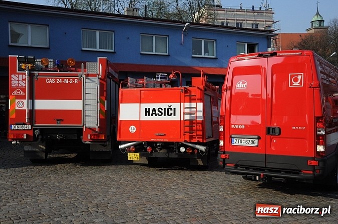 Zdjęcie w galerii na portalu naszraciborz.pl: Manewry 2013 - pożar w SGL Carbon. W akcji kilkadziesiąt zastępów z Polski i Czech wiadomości z regionu