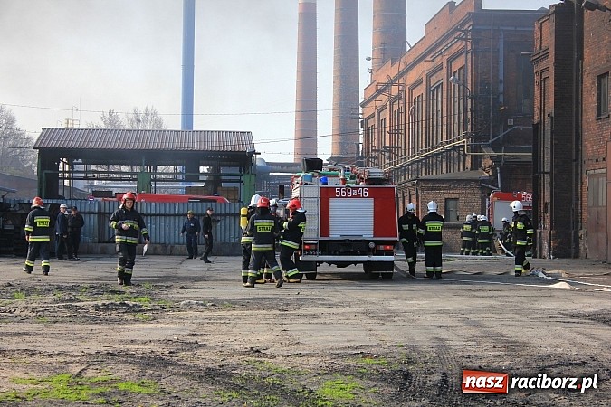 Zdjęcie w galerii na portalu naszraciborz.pl: Manewry 2013 - pożar w SGL Carbon. W akcji kilkadziesiąt zastępów z Polski i Czech wiadomości z regionu