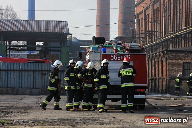 Zdjęcie w galerii na portalu naszraciborz.pl: Manewry 2013 - pożar w SGL Carbon. W akcji kilkadziesiąt zastępów z Polski i Czech wiadomości z regionu