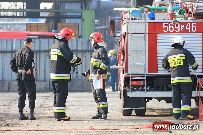 Zdjęcie w galerii na portalu naszraciborz.pl: Manewry 2013 - pożar w SGL Carbon. W akcji kilkadziesiąt zastępów z Polski i Czech wiadomości z regionu