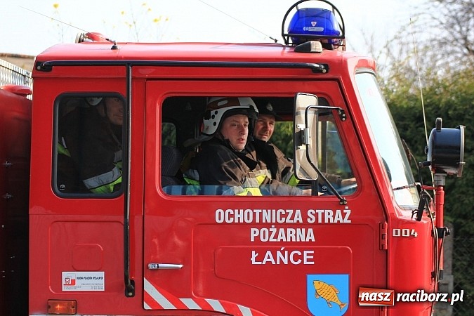 Zdjęcie w galerii na portalu naszraciborz.pl: Manewry 2013 - pożar w SGL Carbon. W akcji kilkadziesiąt zastępów z Polski i Czech wiadomości z regionu