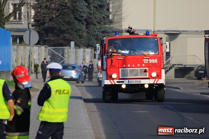 Zdjęcie w galerii na portalu naszraciborz.pl: Manewry 2013 - pożar w SGL Carbon. W akcji kilkadziesiąt zastępów z Polski i Czech wiadomości z regionu