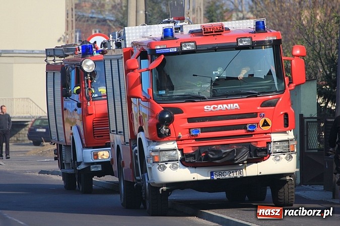 Zdjęcie w galerii na portalu naszraciborz.pl: Manewry 2013 - pożar w SGL Carbon. W akcji kilkadziesiąt zastępów z Polski i Czech wiadomości z regionu