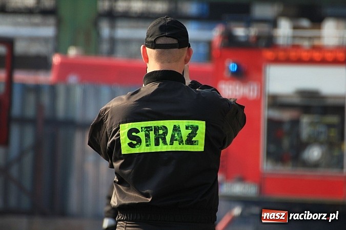 Zdjęcie w galerii na portalu naszraciborz.pl: Manewry 2013 - pożar w SGL Carbon. W akcji kilkadziesiąt zastępów z Polski i Czech wiadomości z regionu