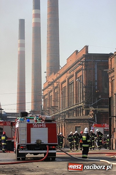 Zdjęcie w galerii na portalu naszraciborz.pl: Manewry 2013 - pożar w SGL Carbon. W akcji kilkadziesiąt zastępów z Polski i Czech wiadomości z regionu