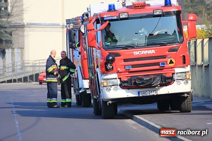 Zdjęcie w galerii na portalu naszraciborz.pl: Manewry 2013 - pożar w SGL Carbon. W akcji kilkadziesiąt zastępów z Polski i Czech wiadomości z regionu