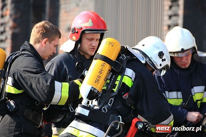 Zdjęcie w galerii na portalu naszraciborz.pl: Manewry 2013 - pożar w SGL Carbon. W akcji kilkadziesiąt zastępów z Polski i Czech wiadomości z regionu