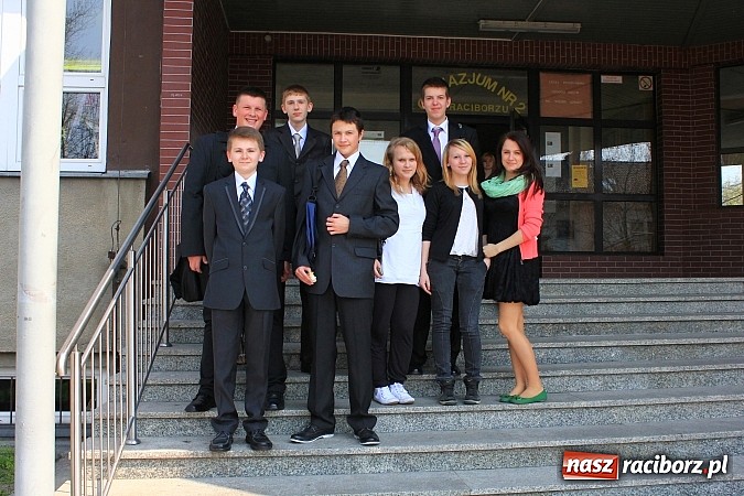 Zdjęcie w galerii na portalu naszraciborz.pl: Gimnazjaliści po pierwszym dniu zmagań wiadomości z regionu