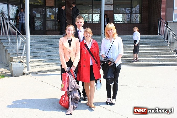 Zdjęcie w galerii na portalu naszraciborz.pl: Gimnazjaliści po pierwszym dniu zmagań wiadomości z regionu