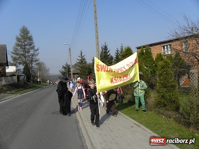 Zdjęcie w galerii na portalu naszraciborz.pl: Światowy Dzień Książki w Brzeziu wiadomości z regionu