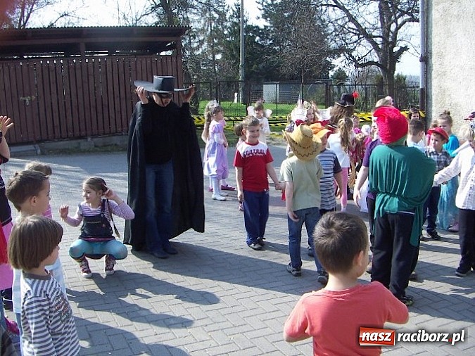 Zdjęcie w galerii na portalu naszraciborz.pl: Światowy Dzień Książki w Brzeziu wiadomości z regionu