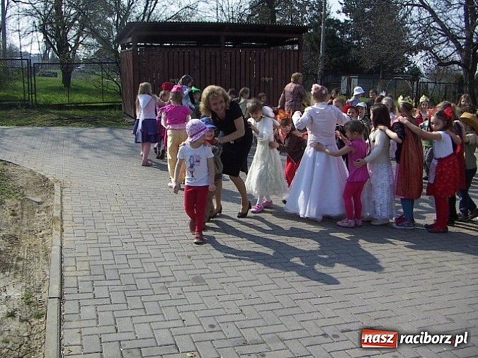 Zdjęcie w galerii na portalu naszraciborz.pl: Światowy Dzień Książki w Brzeziu wiadomości z regionu