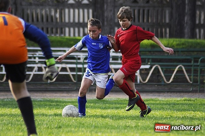 Zdjęcie w galerii na portalu naszraciborz.pl: Sześć goli przy Wyszyńskiego wiadomości z regionu