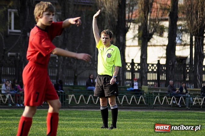 Zdjęcie w galerii na portalu naszraciborz.pl: Sześć goli przy Wyszyńskiego wiadomości z regionu