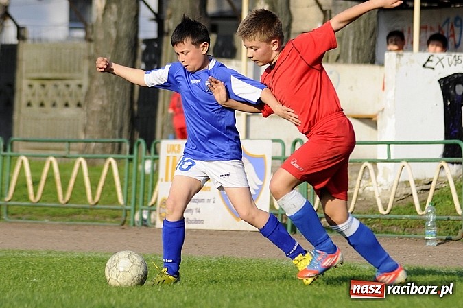 Zdjęcie w galerii na portalu naszraciborz.pl: Sześć goli przy Wyszyńskiego wiadomości z regionu