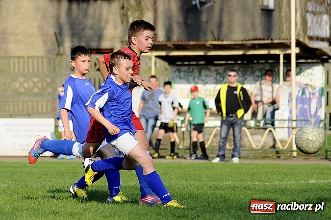 Zdjęcie w galerii na portalu naszraciborz.pl: Sześć goli przy Wyszyńskiego wiadomości z regionu