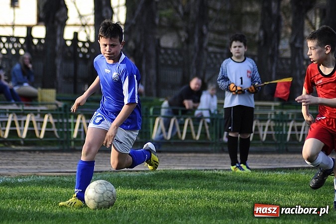 Zdjęcie w galerii na portalu naszraciborz.pl: Sześć goli przy Wyszyńskiego wiadomości z regionu