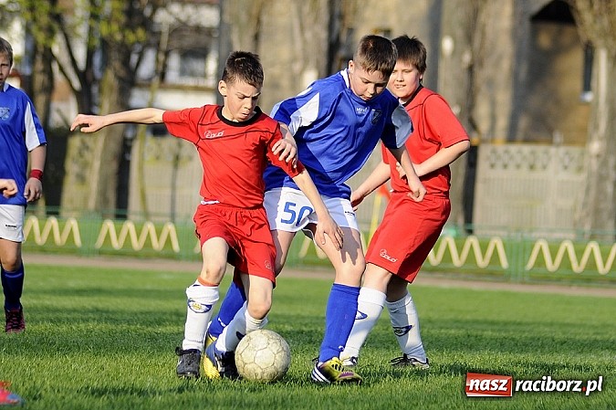 Zdjęcie w galerii na portalu naszraciborz.pl: Sześć goli przy Wyszyńskiego wiadomości z regionu