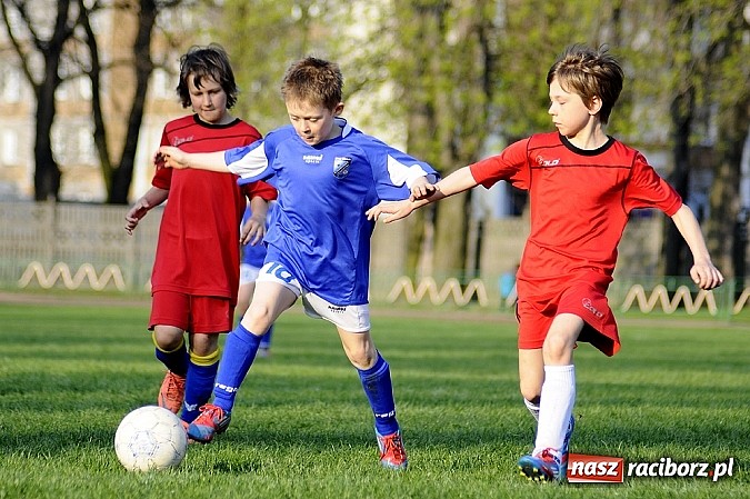 Zdjęcie w galerii na portalu naszraciborz.pl: Sześć goli przy Wyszyńskiego wiadomości z regionu