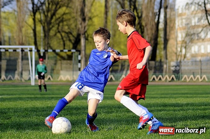 Zdjęcie w galerii na portalu naszraciborz.pl: Sześć goli przy Wyszyńskiego wiadomości z regionu