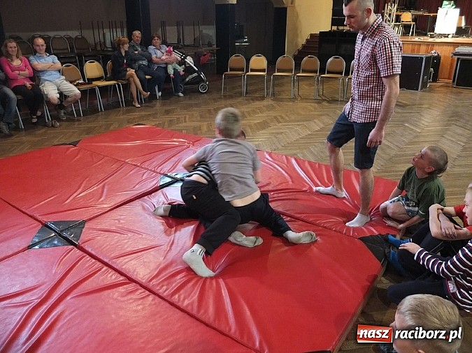 Zdjęcie w galerii na portalu naszraciborz.pl: Młodzi adepci ju-jitsu w Krzanowicach wiadomości z regionu
