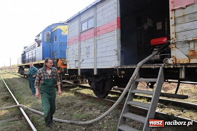 Zdjęcie w galerii na portalu naszraciborz.pl: W ciągu godziny spłonęło siedemnaście hektarów młodego lasu. Winny pociąg! wiadomości z regionu