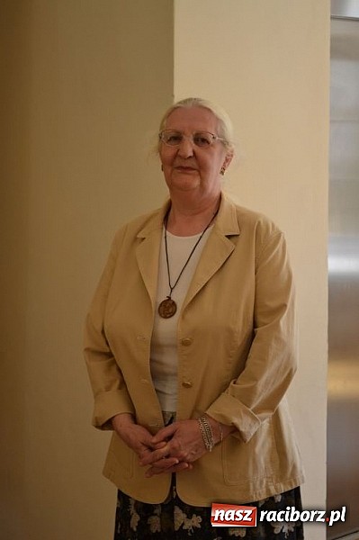 Zdjęcie w galerii na portalu naszraciborz.pl: Na zamku odbył się wernisaż wystawy Linia i kolor wiadomości z regionu