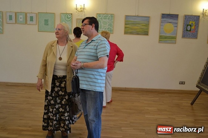 Zdjęcie w galerii na portalu naszraciborz.pl: Na zamku odbył się wernisaż wystawy Linia i kolor wiadomości z regionu
