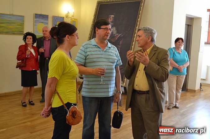 Zdjęcie w galerii na portalu naszraciborz.pl: Na zamku odbył się wernisaż wystawy Linia i kolor wiadomości z regionu