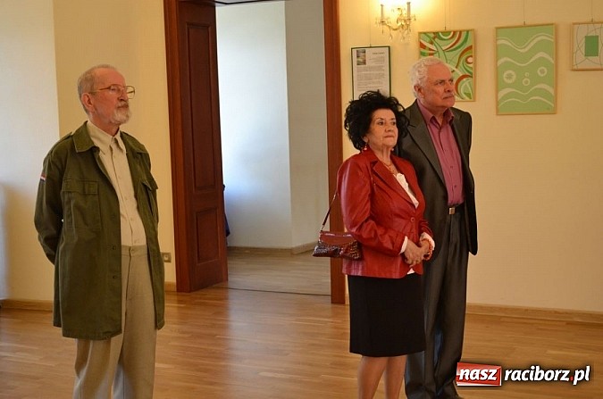 Zdjęcie w galerii na portalu naszraciborz.pl: Na zamku odbył się wernisaż wystawy Linia i kolor wiadomości z regionu