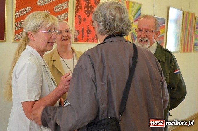 Zdjęcie w galerii na portalu naszraciborz.pl: Na zamku odbył się wernisaż wystawy Linia i kolor wiadomości z regionu