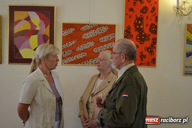 Zdjęcie w galerii na portalu naszraciborz.pl: Na zamku odbył się wernisaż wystawy Linia i kolor wiadomości z regionu