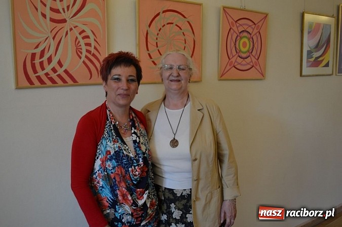 Zdjęcie w galerii na portalu naszraciborz.pl: Na zamku odbył się wernisaż wystawy Linia i kolor wiadomości z regionu