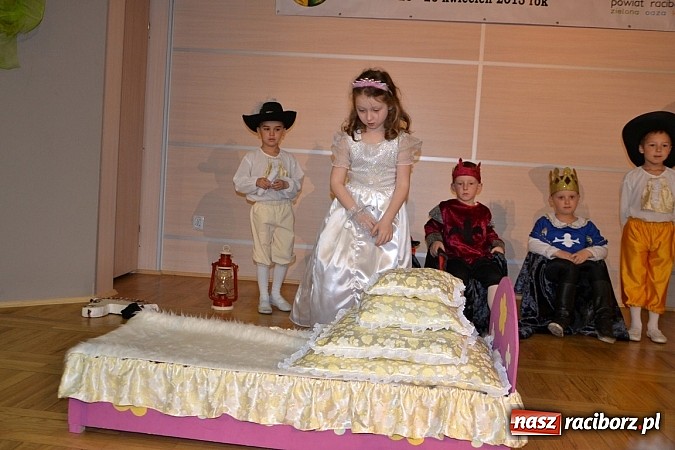 Zdjęcie w galerii na portalu naszraciborz.pl: Teatrzyki przedszkolne na przeglądzie w Tworkowie wiadomości z regionu